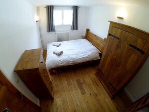 1 bedroom, iron/ironing board, free WiFi, bed sheets - Central 6 Person 47m2 Apartment. Amazing South Facing Balcony. 150m To Ski Lifts (Tignes)