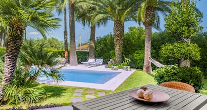 VACATION HOME 300 MT. BY THE SEA OF FINE GOLDEN SAND WITH PRIVATE POOL