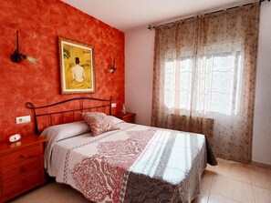 5 habitaciones, tabla de planchar con plancha, internet y ropa de cama 