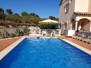 Pool - Beautiful house with private pool, barbecue and Wi-Fi (l'Escala)