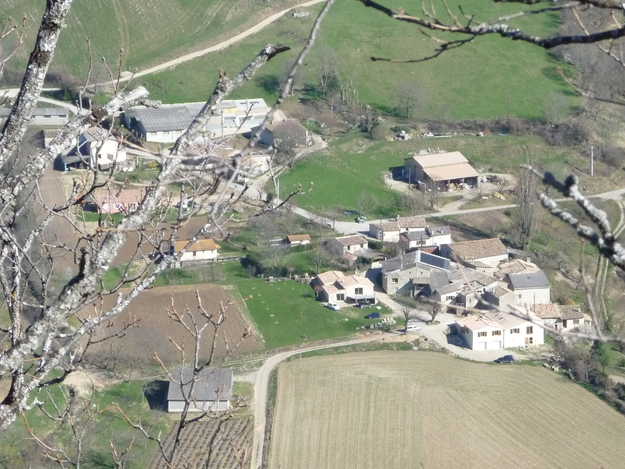 Cozy cottage in the highlands. Simplicity, tranquility.