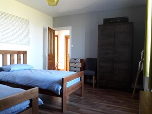 6 bedrooms, iron/ironing board, travel cot, free WiFi