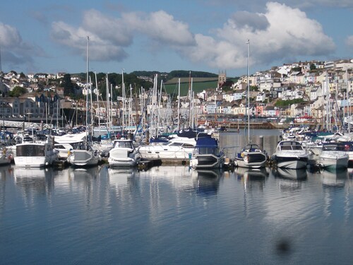 Upper Cottage Brixham, Close to Harbour and Shops,wi fi and free parking space