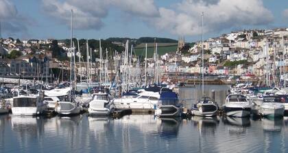 Upper Cottage Brixham, Close to Harbour and Shops,wi fi and free parking space
