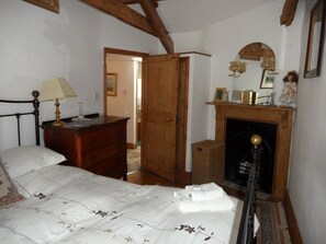 3 Schlafzimmer, BĂŒgeleisen/BĂŒgelbrett, kostenloses WLAN, BettwĂ€sche