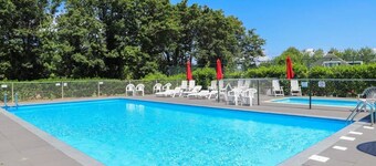 200m from the sea, 6 person house with sauna, swimming pool, tennis and playground