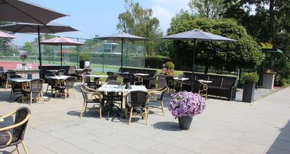 200m vom Meer entfernt, 6 Personen Haus mit Sauna, Schwimmbad, Tennis und Spielplatz