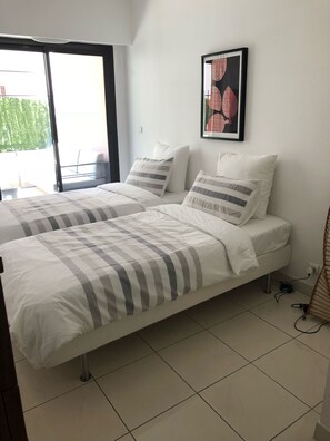 3 bedrooms, iron/ironing board, free WiFi, bed sheets - Fabulous 3 Bedroom Modern Apartment with Pool ! (Cannes)