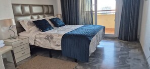 2 bedrooms, iron/ironing board, WiFi, bed sheets - 2 Bedroom Sea View Penthouse Decorated With Wi Fi, Photos And Description (Benamadena)