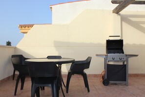 Outdoor dining - 2 Bedroom Sea View Penthouse Decorated With Wi Fi, Photos And Description (Benamadena)