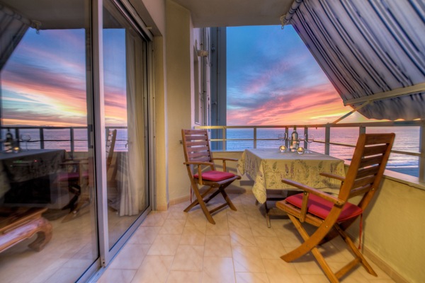 屋外ダイニングエリア