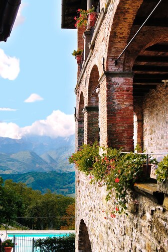 Historic 16th-century Tuscan villa with private pool and panoramic mountain view
