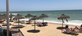 Algarve, Almancil: Fully secluded villa with private pool urb. Varandas do Lago.