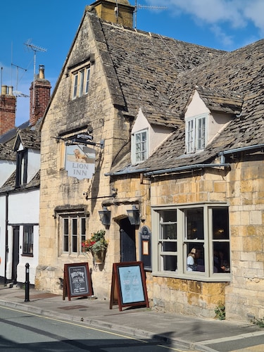 4 tähden Cotswoldin kivimökki 