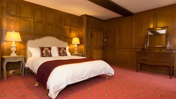 9 bedrooms, desk, iron/ironing board, WiFi