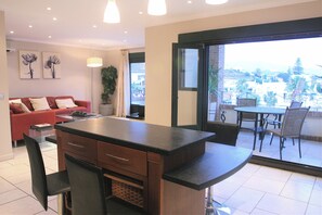 Interior - Magnificent views, 800m from the Beach, Spacious Private Pool & Roof-top Terrace (San cristobel almunecar)