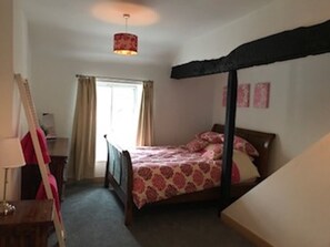3 bedrooms, free WiFi, bed sheets