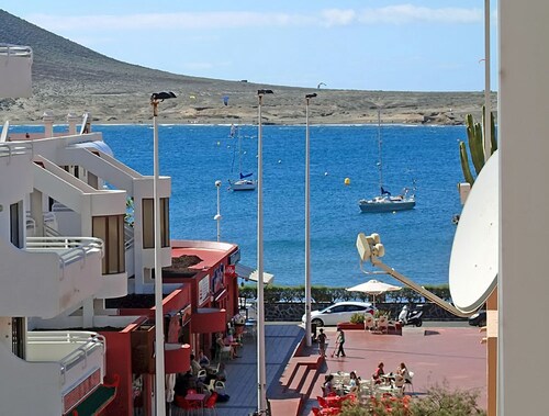 MARINEDA by RENTMEDANO     ocean views, pool, parking WIFi Smart TV
