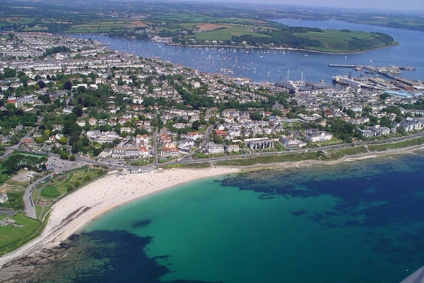 Nearby Gyllingvaise Beach