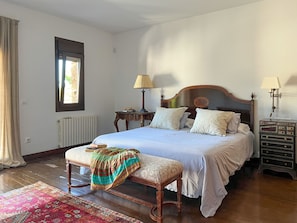 5 chambres, fer et planche à repasser, Wi-Fi gratuit, draps fournis