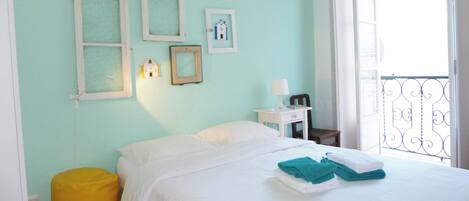 2 chambres, fer et planche à repasser, Wi-Fi gratuit, draps fournis