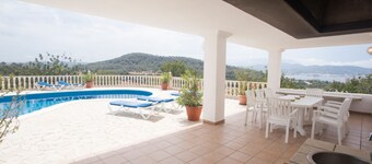 Can Tunicu has great sea views near to San Antonio