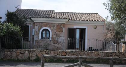 San Teodoro center villa with parking space and private garden
