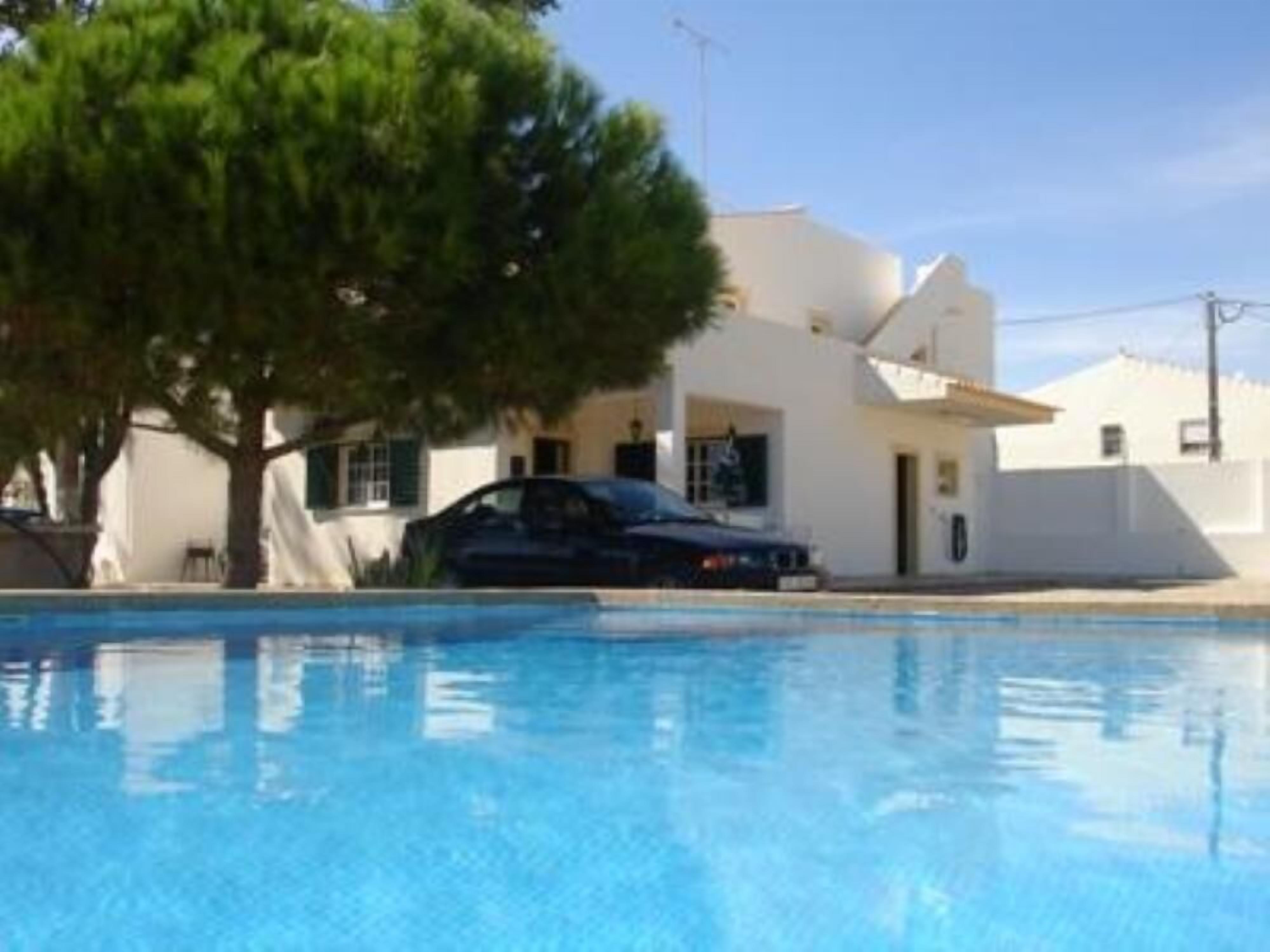 Beautiful villa with swimming pool in an idyllic and quiet environment