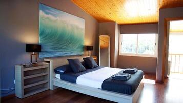 5 slaapkamers, een strijkplank/strijkijzer, reisbedje, gratis wifi