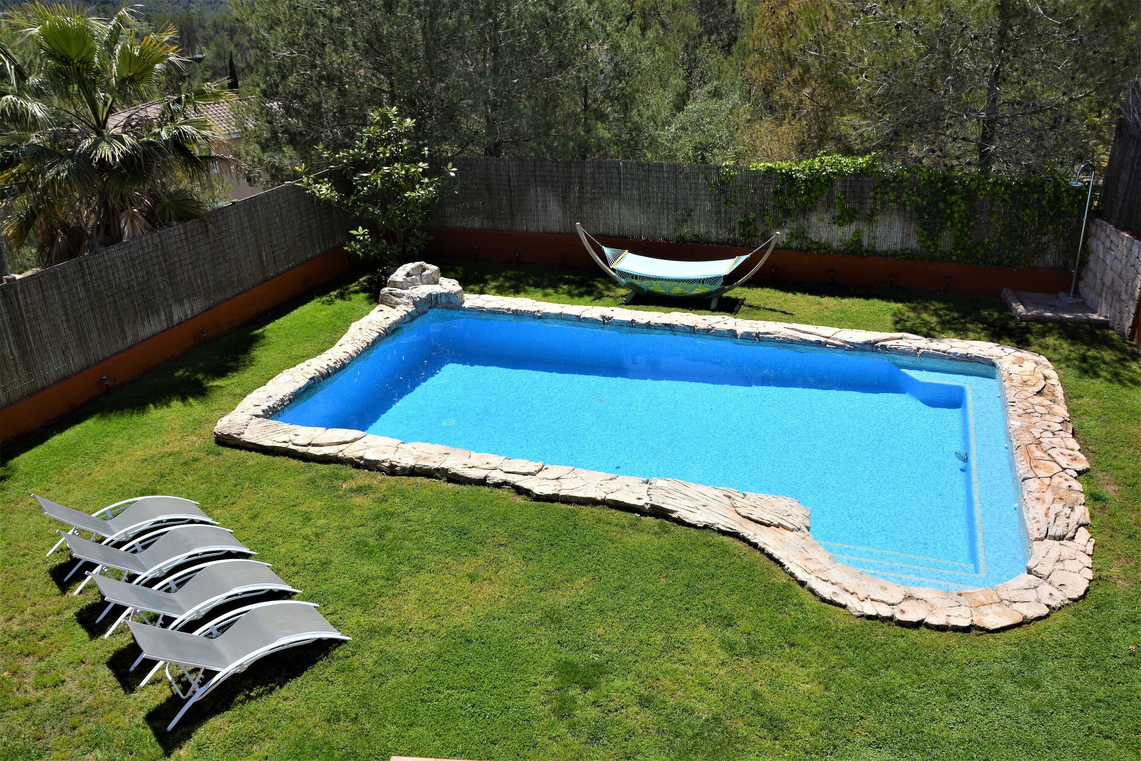 Villas El Olivo XXL Heated Pool 27º. 10 min car/Sitges by Weekly Villas