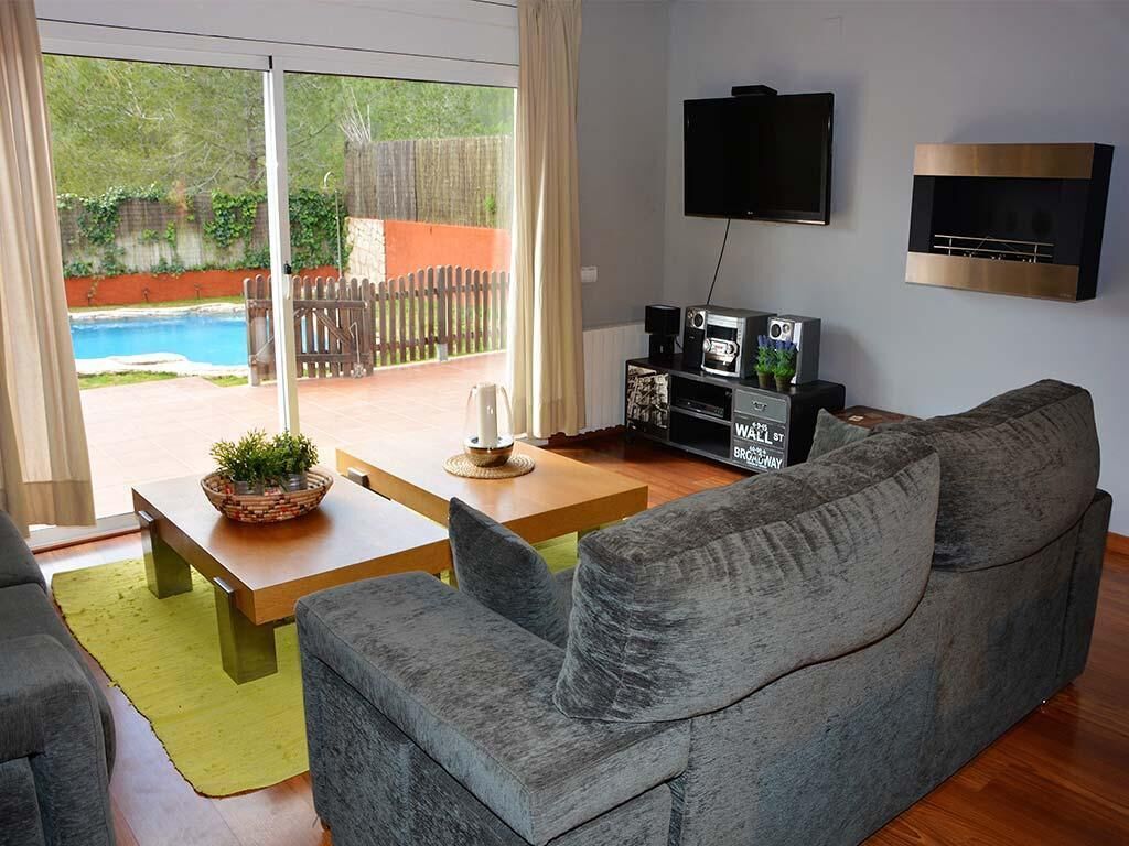 Villas El Olivo XXL Heated Pool 27º. 10 min car/Sitges by Weekly Villas