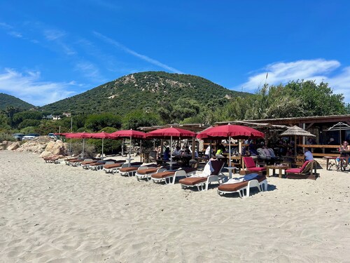 COMFORTABLE VILLA ROUTE DES SANGUINAIRES EXCEPTIONAL LOCATION, GARDEN