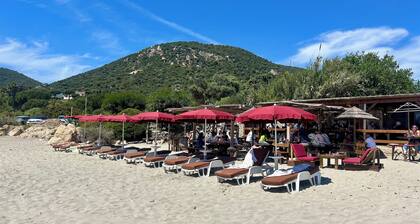 COMFORTABLE VILLA ROUTE DES SANGUINAIRES EXCEPTIONAL LOCATION, GARDEN