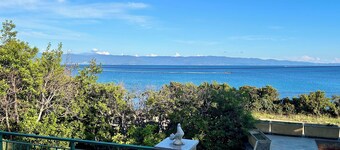 COMFORTABLE VILLA ROUTE DES SANGUINAIRES EXCEPTIONAL LOCATION, GARDEN