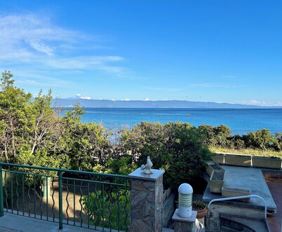 COMFORTABLE VILLA ROUTE DES SANGUINAIRES EXCEPTIONAL LOCATION, GARDEN