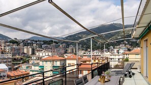Outdoor dining - Casa Emy (Rapallo)