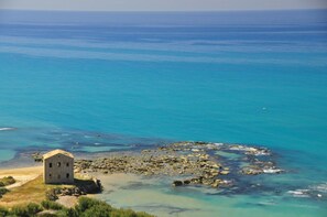Ubicación a pie de playa y tumbonas