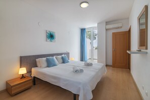 3 slaapkamers, een kluis op de kamer, een strijkplank/strijkijzer