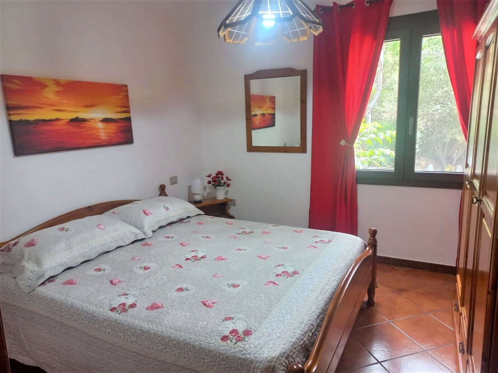 3 bedrooms, iron/ironing board, travel cot, free WiFi