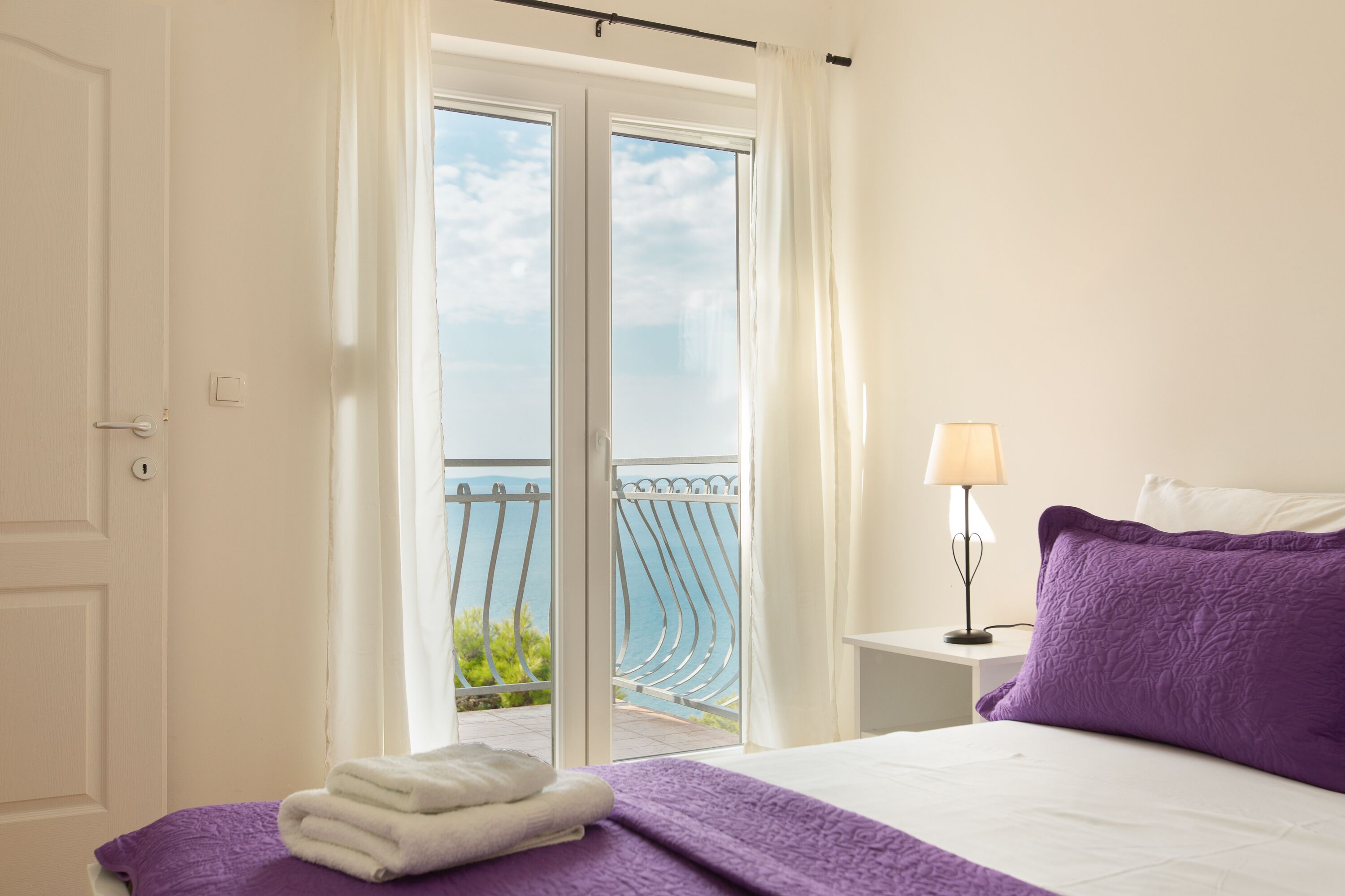 5 bedrooms, iron/ironing board, free WiFi, bed sheets