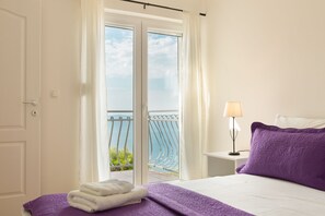 5 bedrooms, iron/ironing board, free WiFi, bed sheets