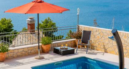 Villa Tergo with pool and panoramic view