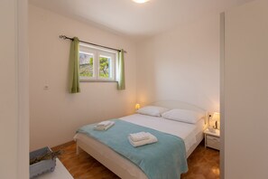 5 bedrooms, iron/ironing board, free WiFi, bed sheets - Villa Tergo with pool and panoramic view (Dugi Rat)