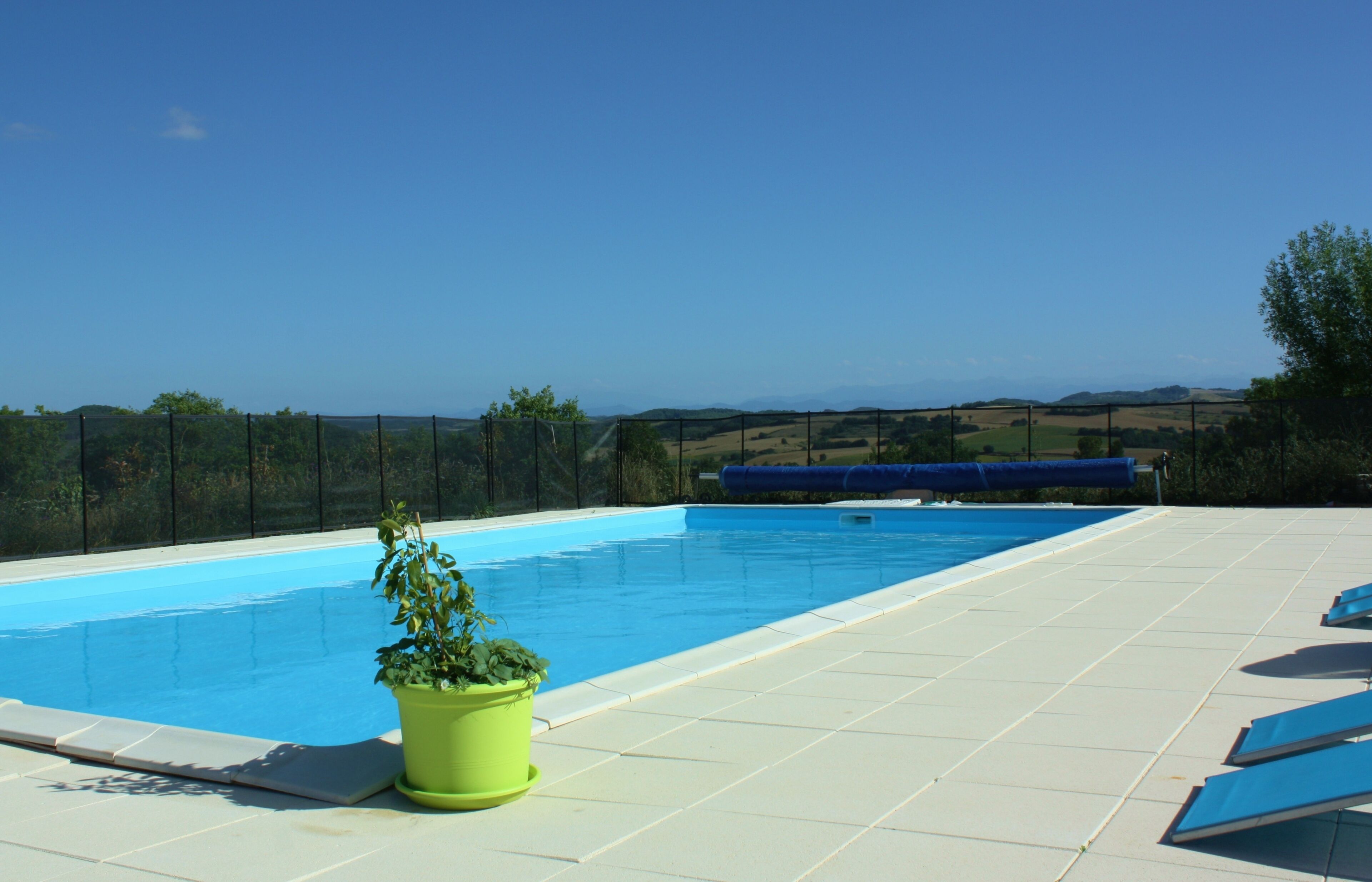 Pech Luna, 5-room gîte with pool, Pyrenees view, golf on site, 3 Clevacances