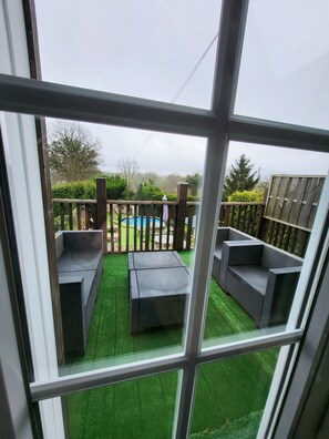 Property grounds - Large Barn conversion, perfect for a friends and family getaway (Isigny-Le-Buat)