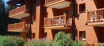 Les Arcs 1800: Apartment high standing,on ski slopes,swimming pool, steam bath and saunaLuxury Apartment