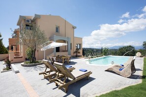 Außenpool, Infinity-Pool