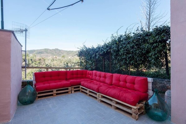 المنطقة المحيطة بالمنشأة