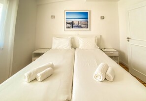 4 bedrooms, iron/ironing board, free WiFi, bed sheets