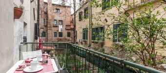 Venice historic center 5 minutes from the Rialto Bridge